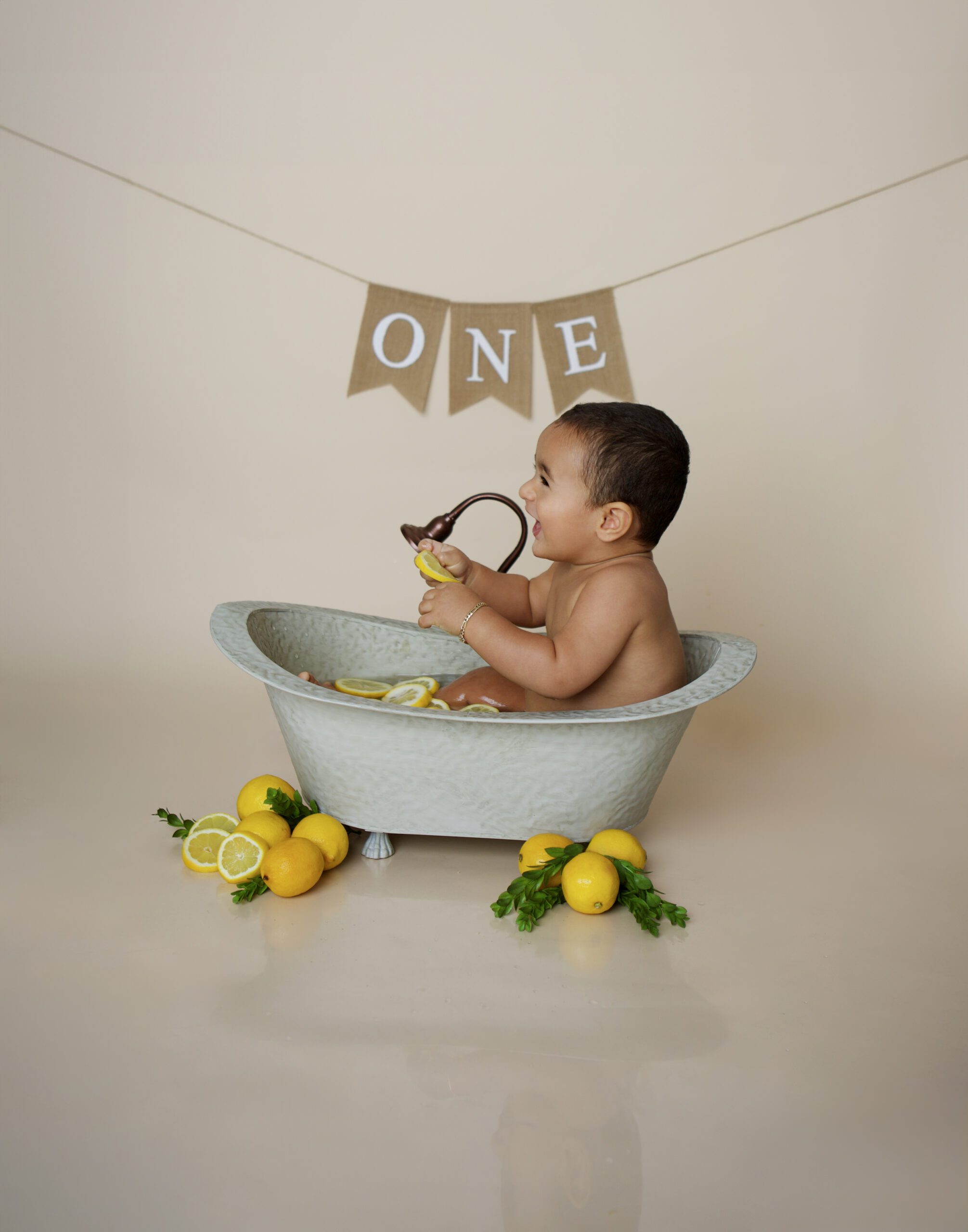 séance photo bain au lait bébé à angers